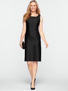 Classic Sleeveless Black Sheath Dress